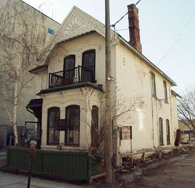 Picture of the Kelly House in Winnipeg, Manitoba, the inspiration for The MiddleGate Books by Winnipeg author Rae St. Clair Bridgman